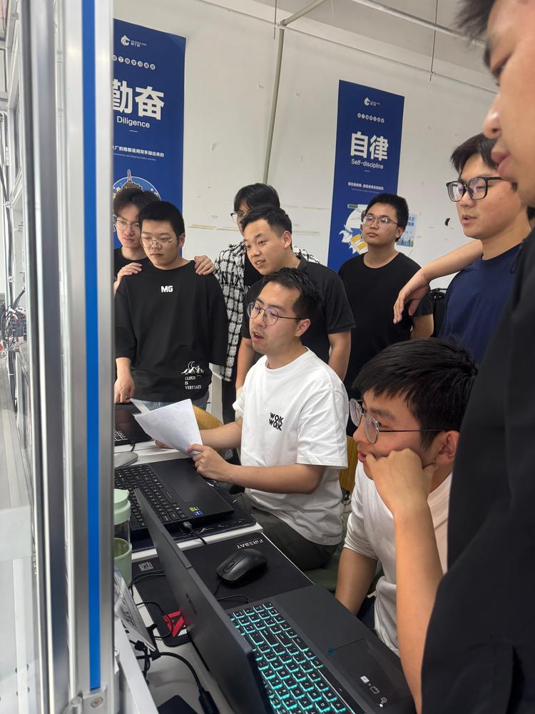 成都PLC培训_叩丁狼_校园活动